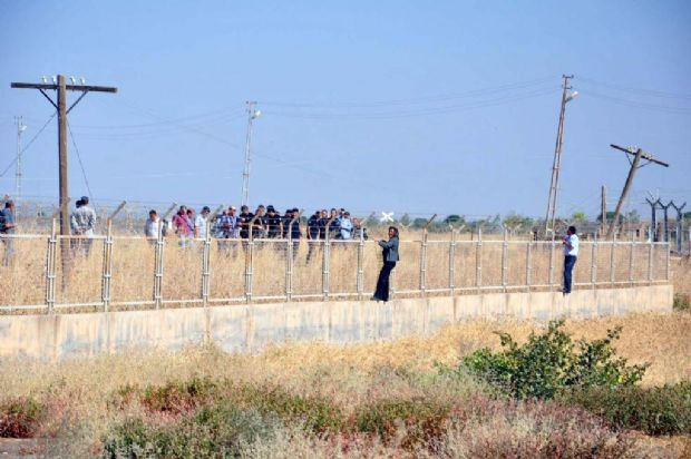 Duvar örme çalışmalarına yeniden başlandı