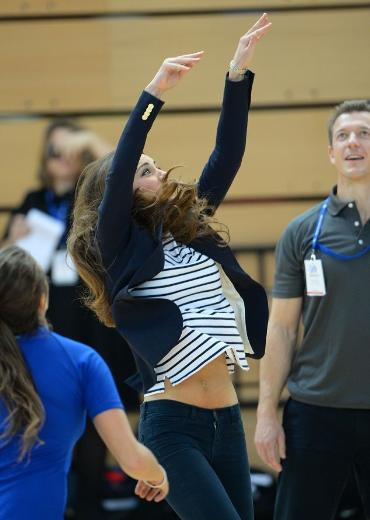 Prenses voleybol oynarsa