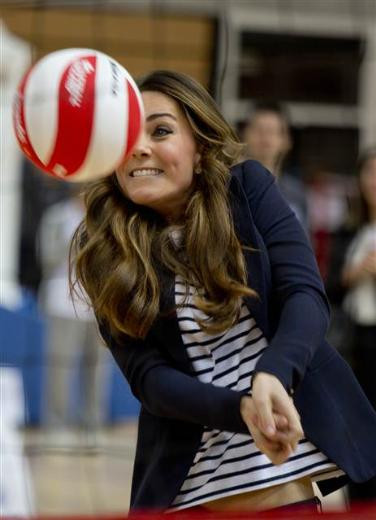 Prenses voleybol oynarsa