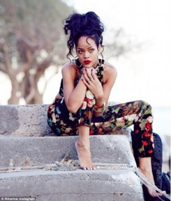 Rihanna sektördeki herkesle yattı