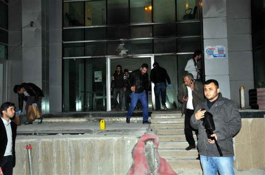 Hakkaride üniversiteye saldırı