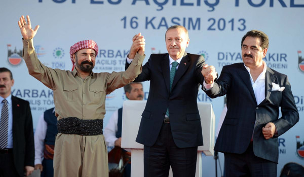 Erdoğan, Barzani ve Perverle sahnede