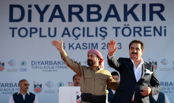 Erdoğan, Barzani ve Perverle sahnede