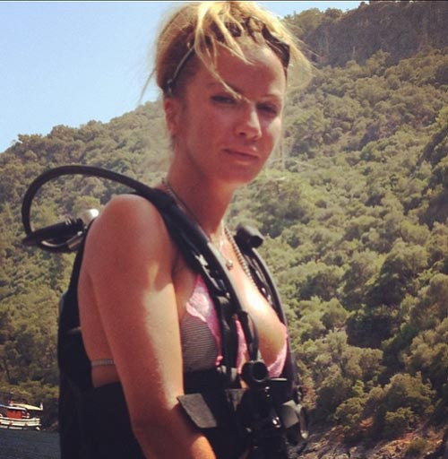 Ivana Sertten şaşırtan poz
