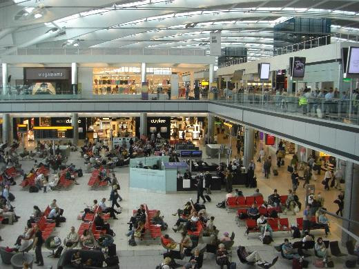 Heathrow’da bir ampul değiştirmek için kaç kişi gerekir