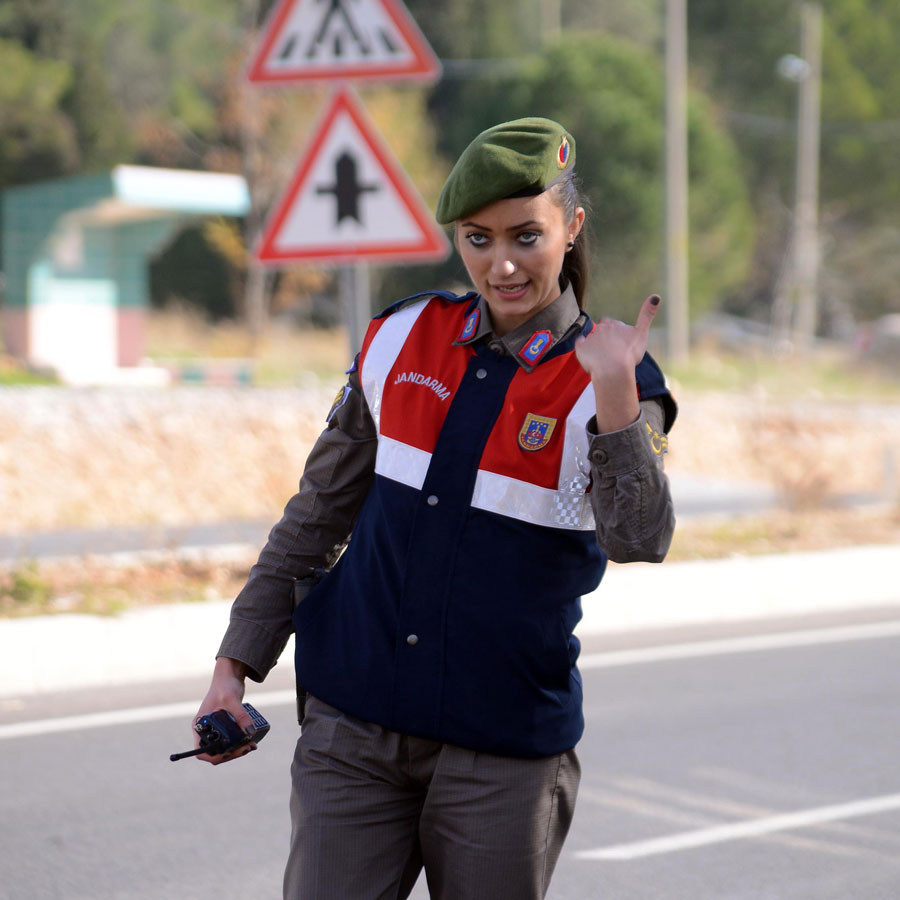 Dünya ordularından kadın askerler