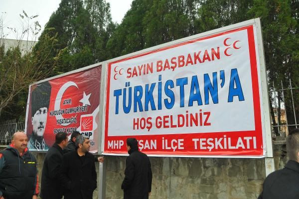 Erdoğana Türkistana hoş geldiniz protestosu