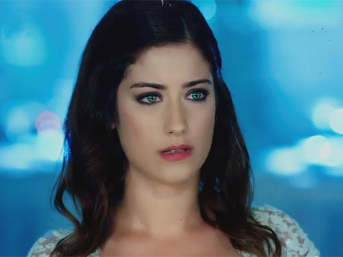 Hazal Kaya sokakta sevişemez