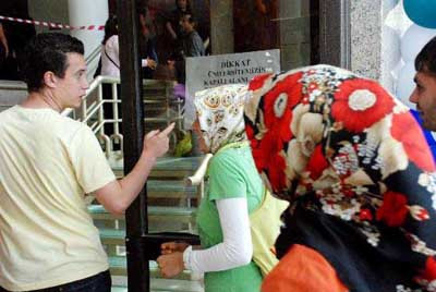Türban yeniden üniversitede