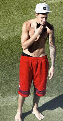 Bieber yine rahat durmadı