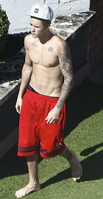 Bieber yine rahat durmadı