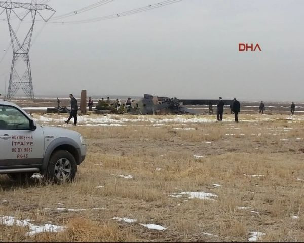 Askeri helikopter düştü, 4 şehit