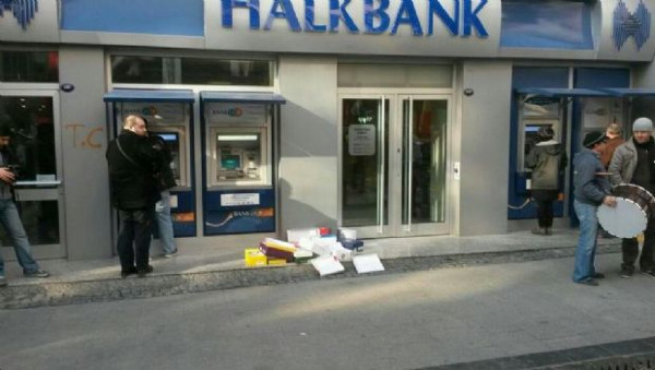 Ayakkabı kutusunu alan koştu!