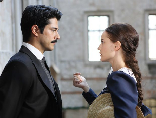 Fahriye’yi kıskandı