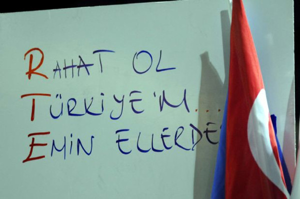 Başbakana coşkulu karşılama