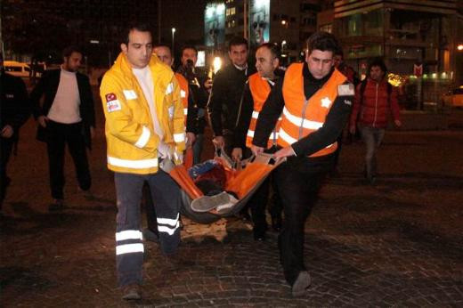 Taksim metrosunda dedektör dehşeti
