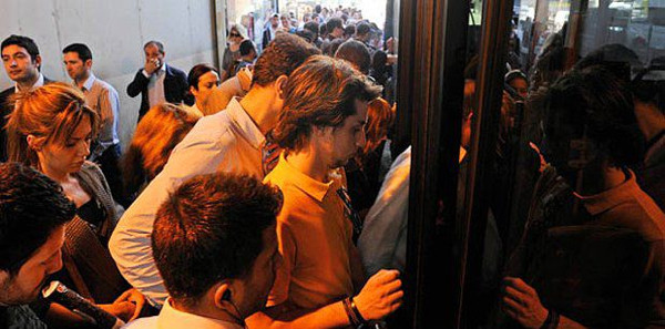 Metrobüse binebilmenin 10 kuralı