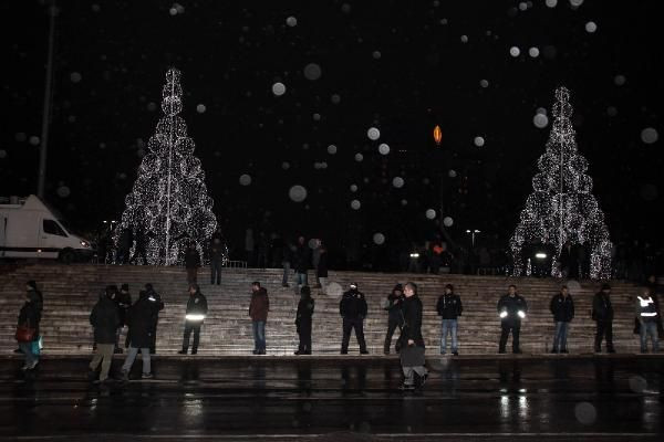 Gezi Parkı kapatıldı