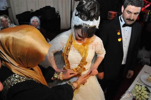 AK partili Seyit Eyüpoğlu’nun oğlu evlendi