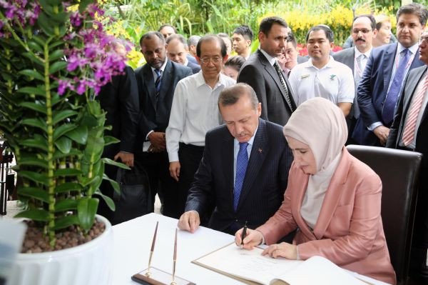 Erdoğan çiftine büyük jest!