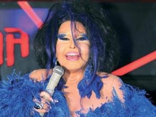 Bülent Ersoy, fotoğrafını çeken hayranını tokatladı
