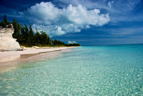 Okyanusu 3 renge ayıran Eleuthera adası
