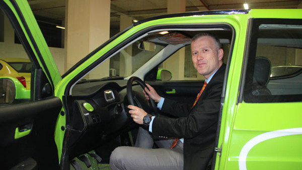 Başbakan tavsiyesiyle elektrikli otomobil ürettiler