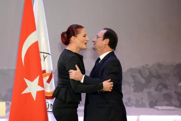 Hollandedan Candan Erçetin´e nişan