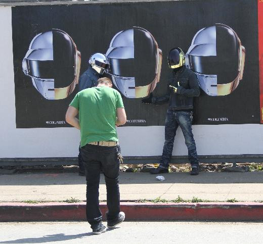 Daft Punk yıldızları kasksız görüntülendi