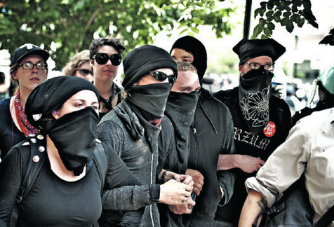 NATO 3’lüsünü Türk polis yakmış