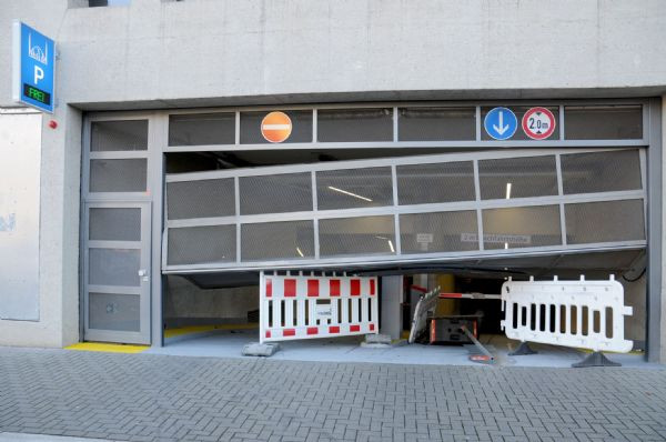 Kölnde camiye molotoflu saldırı!