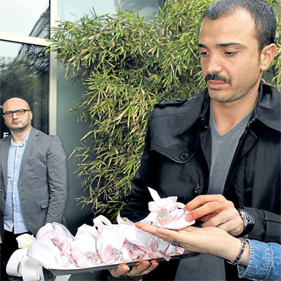 Bebeğinin fotoğraflarını sattı mı?