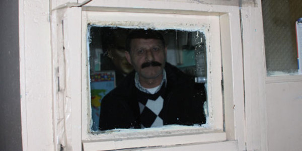 Merdiven altı muhtarlık!