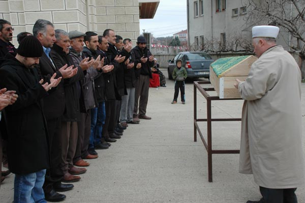 5 yaşındaki çocuk ablasını vurdu