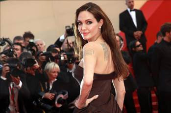 Angelina Jolie ölüm diyetinde