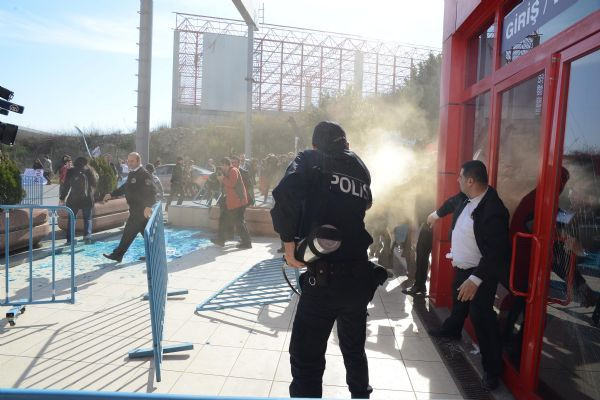 Barajlar Kongresi protestolarına polis müdahalesi!