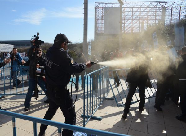 Barajlar Kongresi protestolarına polis müdahalesi!