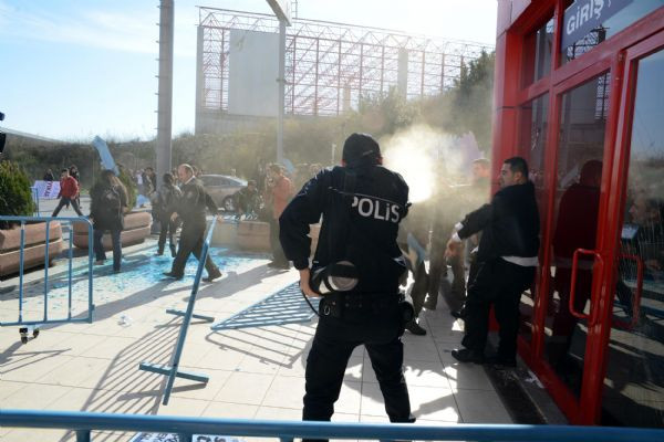Barajlar Kongresi protestolarına polis müdahalesi!