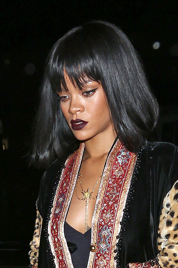 Rihanna ilginç tarzı ile şaşkınlık yarattı