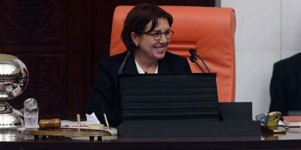 Devlet ona emanet