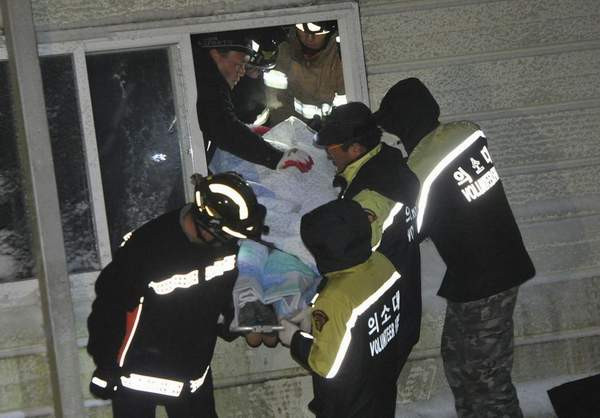 Güney Korede bina çöktü: 8 ölü