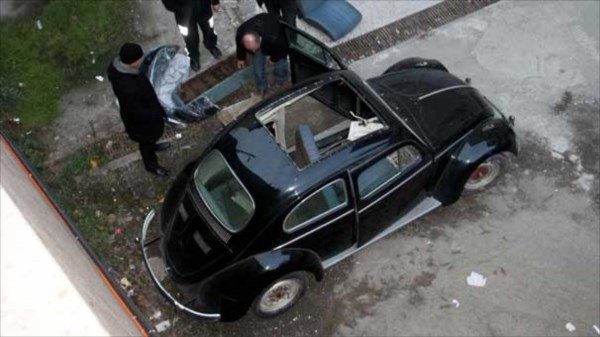 63 model Volkswagen'i çalıp böyle sakladı!