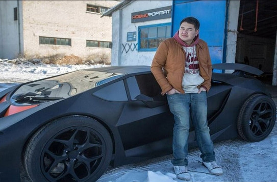 Kırgız gençlerden 'ev yapımı' Lamborghini