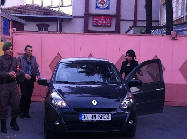 Rıza Sarraf ve Ebru Gündeş görüntülendi