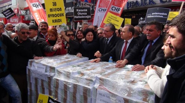 CHP '30 milyon Euro' dağıttı