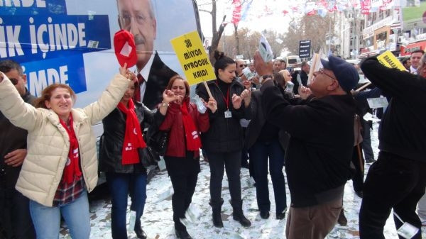 CHP '30 milyon Euro' dağıttı