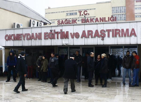 Berkin Elvan'ın ölümü: Hastane önünde olaylar çıktı