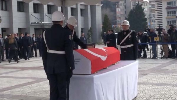 Şehit polis için emniyette tören düzenlendi