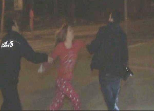 Sokak ortasında ağlarken bulundu