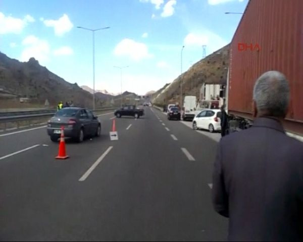 Jandarma timlerine saldırı: 2 şehit